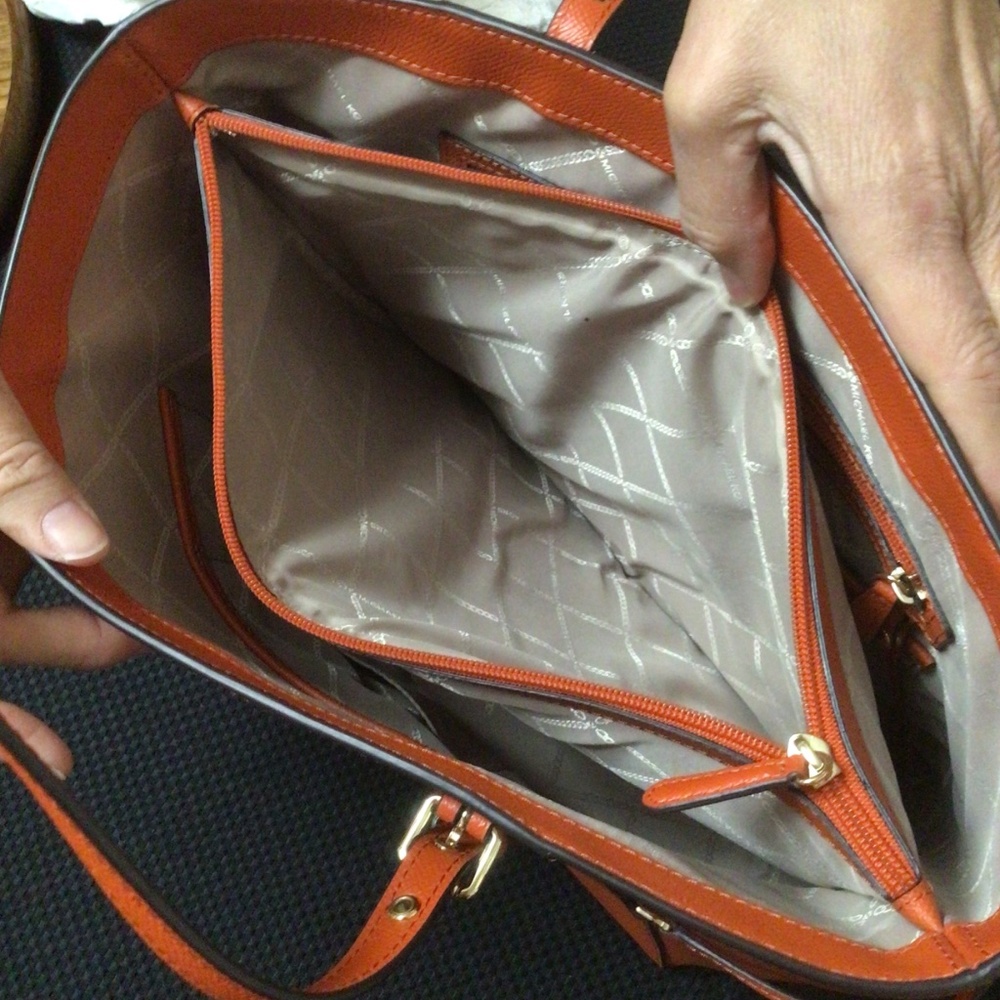 Michael Kors “Voyager” burnt orange commuter tote - Picture 4 of 5